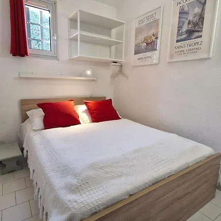 3 Pièces Avec Balcon Et Accès à - Fr-1-780-55 * Sainte-Maxime