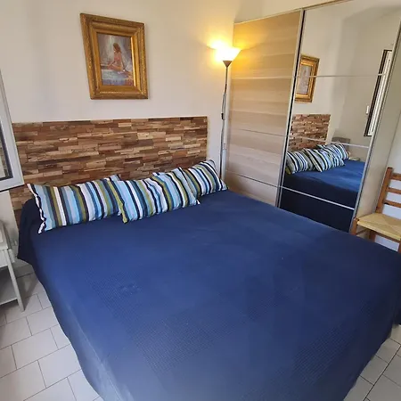 3 Pièces Avec Balcon Et Accès à - Fr-1-780-55 *
