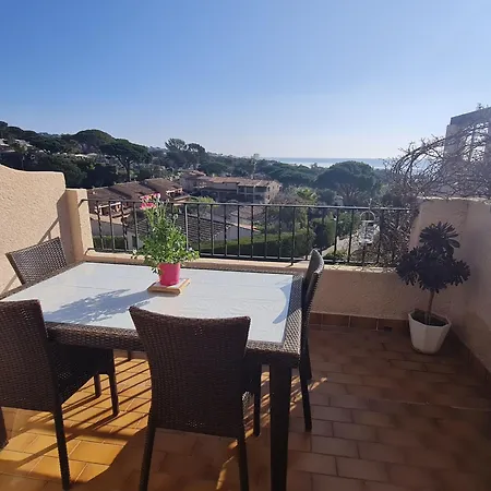 Lägenhet 3 Pieces Avec Vue Dans Avec Piscine Proche - Fr-1-780-55 *