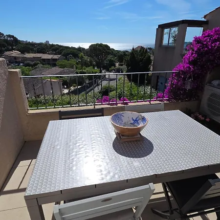 3 Pieces Avec Vue Dans Avec Piscine Proche - Fr-1-780-55 * 생트막시메